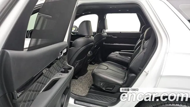 Hyundai Palisade Palisade Дизель 2.2 2WD — Фото автомобиля 17