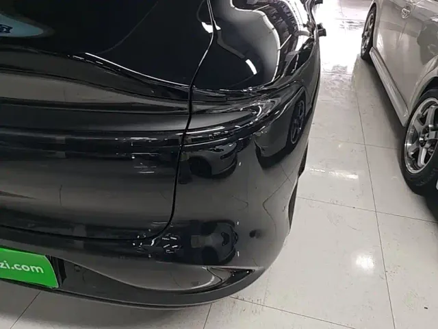 IM Motors LS6 — Фото автомобиля 7