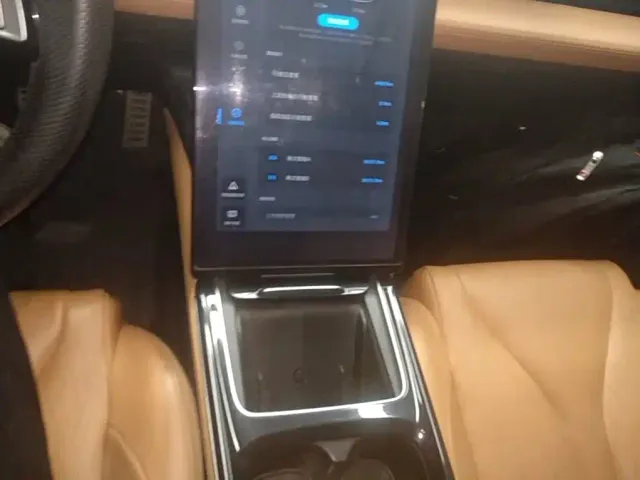 Xpeng P5 — Фото автомобиля 13