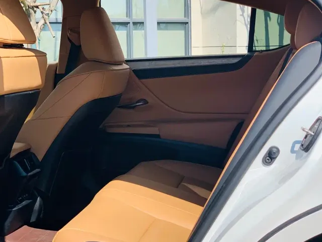 Lexus ES — Фото автомобиля 20