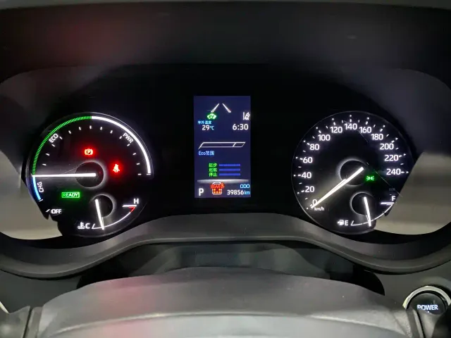 Toyota Granvia 2023 2.5L Hybrid Comfort Edition — Фото автомобиля 14