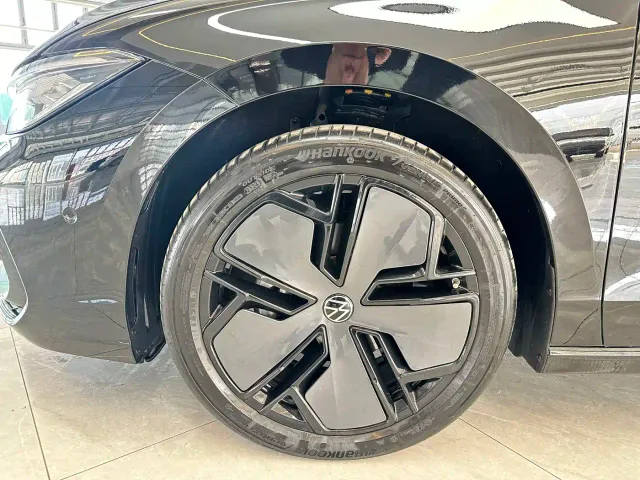 Volkswagen Passat — Фото автомобиля 13