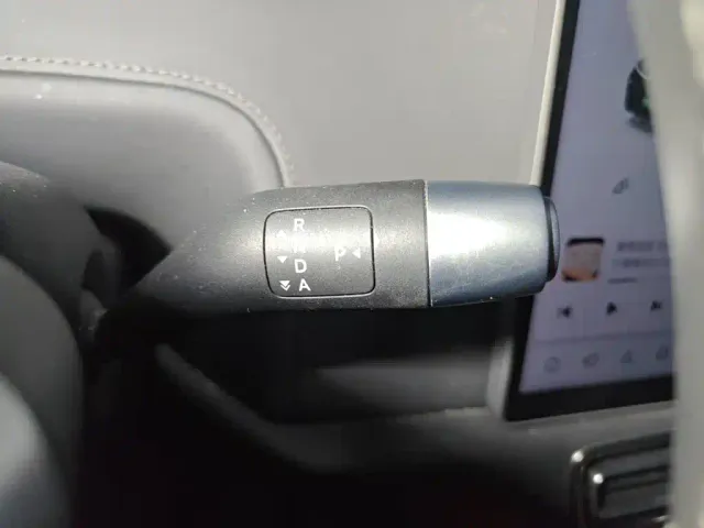 Li Auto L8 — Фото автомобиля 10