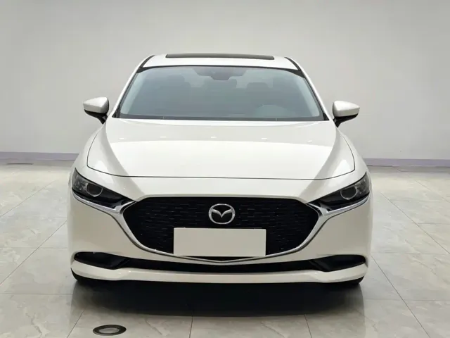 Mazda Axela — Фото автомобиля 2