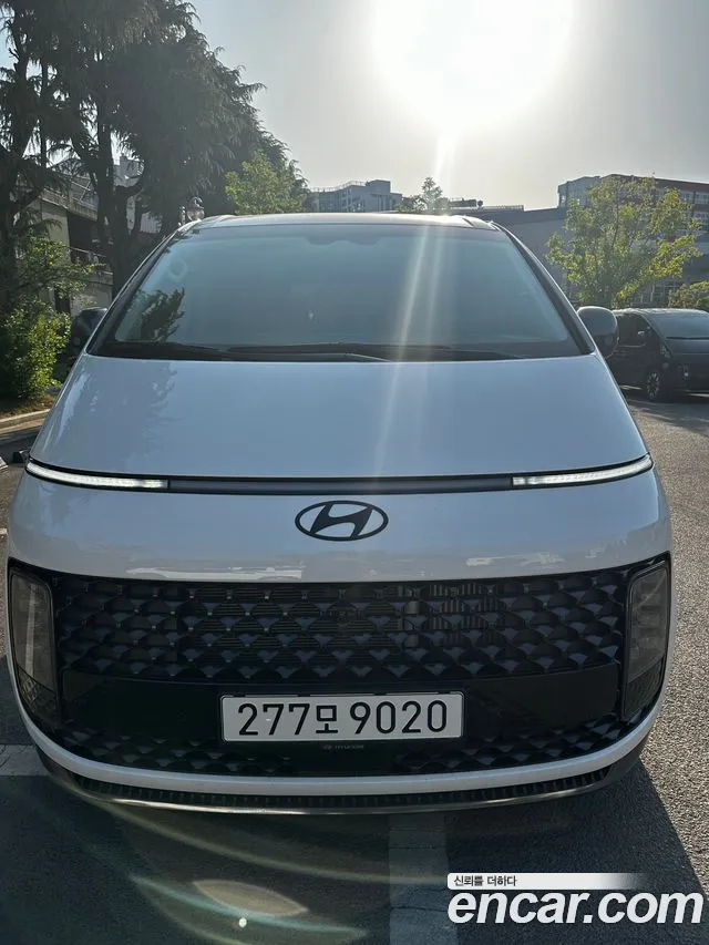 Фотография автомобиля — Hyundai Staria