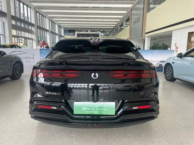 Denza Z9GT — Фото автомобиля 4