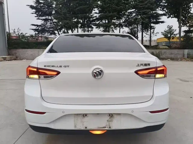 Buick Excelle — Фото автомобиля 9