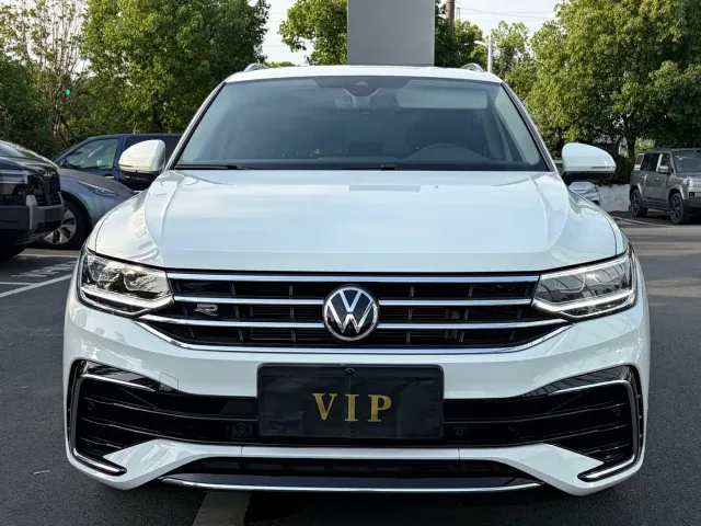 Volkswagen Tiguan L — Фото автомобиля 2
