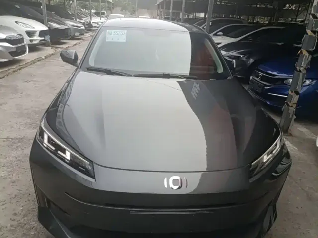 Changan Qiyuan A05 — Фото автомобиля 2