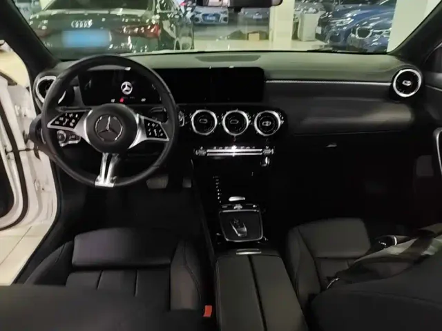 Mercedes-Benz A-Class — Фото автомобиля 9