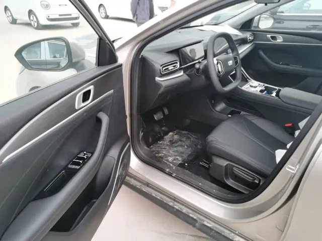 Geely Galaxy Stellar 6 — Фото автомобиля 11