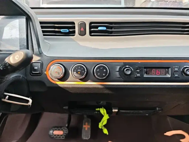 Wuling Hongguang Mini EV — Фото автомобиля 12