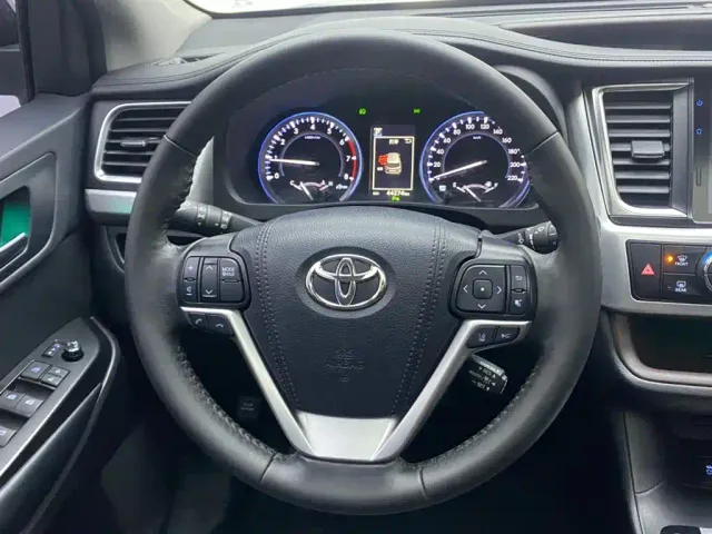 Toyota Highlander — Фото автомобиля 15
