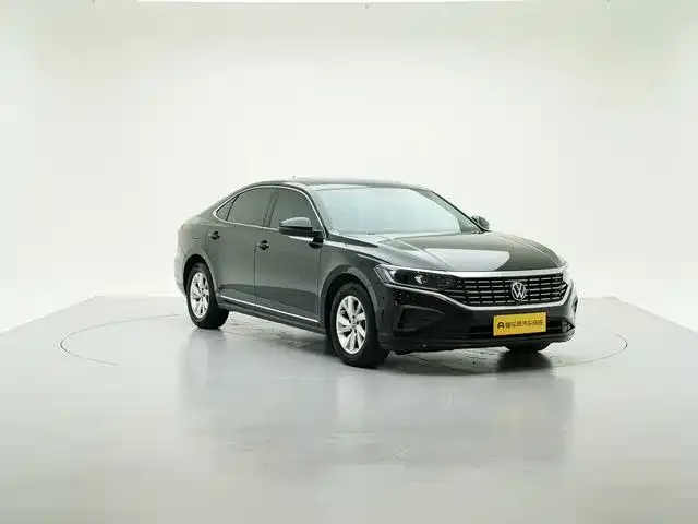Volkswagen Passat — Фото автомобиля 16