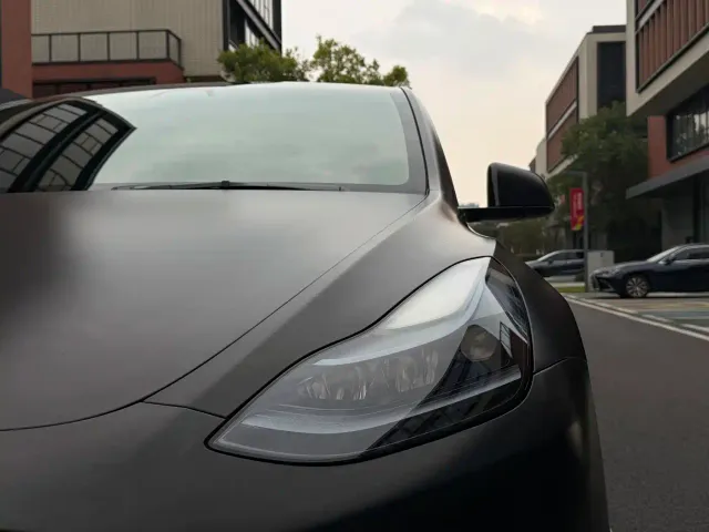 Tesla Model Y — Фото автомобиля 13