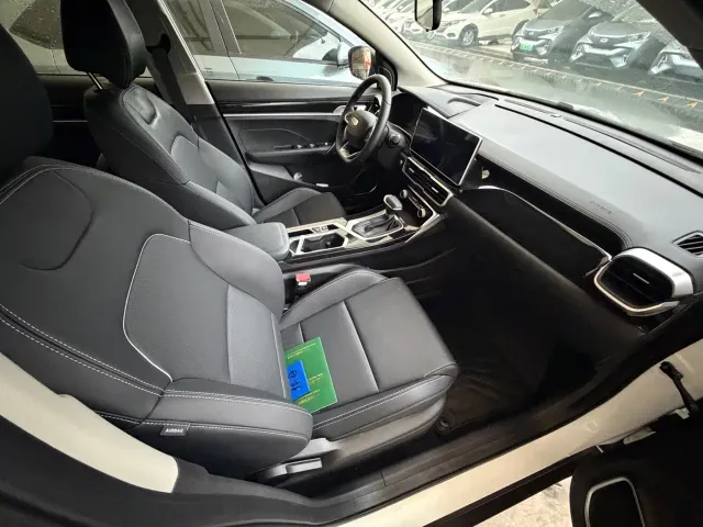Geely Binyue — Фото автомобиля 6