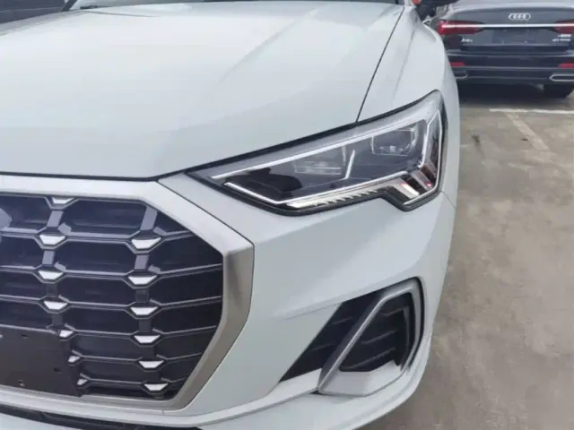 Audi Q3 — Фото автомобиля 23