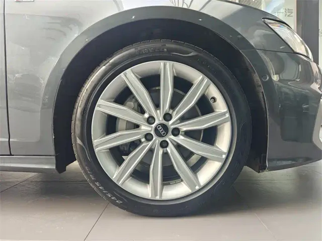 Audi A6L — Фото автомобиля 16
