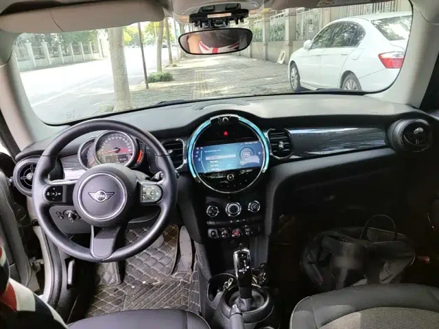 MINI Hatch — Фото автомобиля 9
