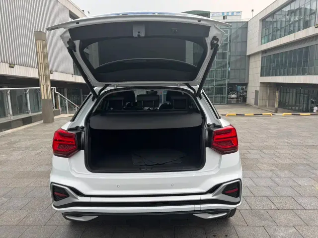 Audi Q2L — Фото автомобиля 20