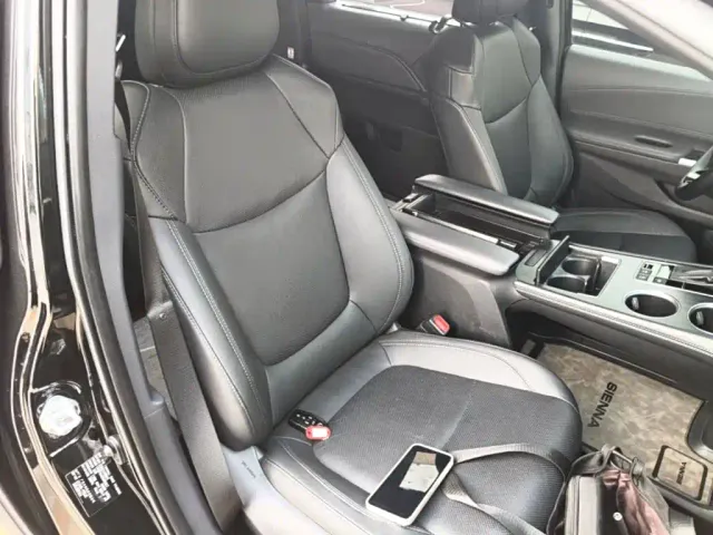 Toyota Sienna — Фото автомобиля 24