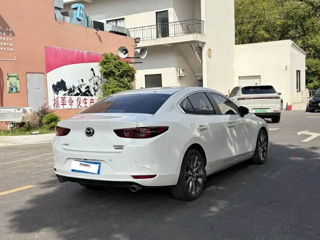 Mazda Axela — Фото автомобиля 9