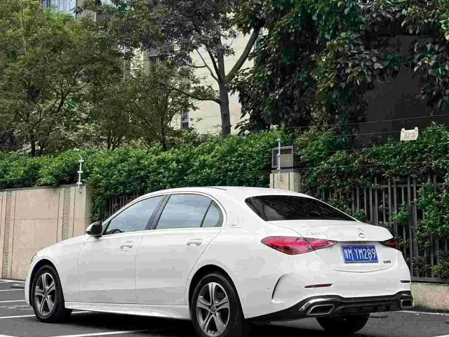 Mercedes-Benz C-Class — Фото автомобиля 4