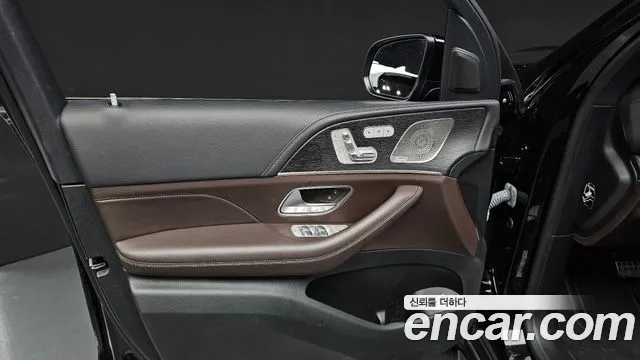 Mercedes-Benz GLS-Class — Фото автомобиля 23