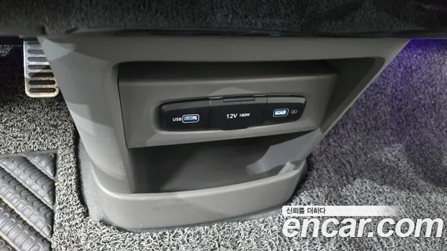 Hyundai Staria Staria 4WD Lounge 9 мест — Фото автомобиля 7