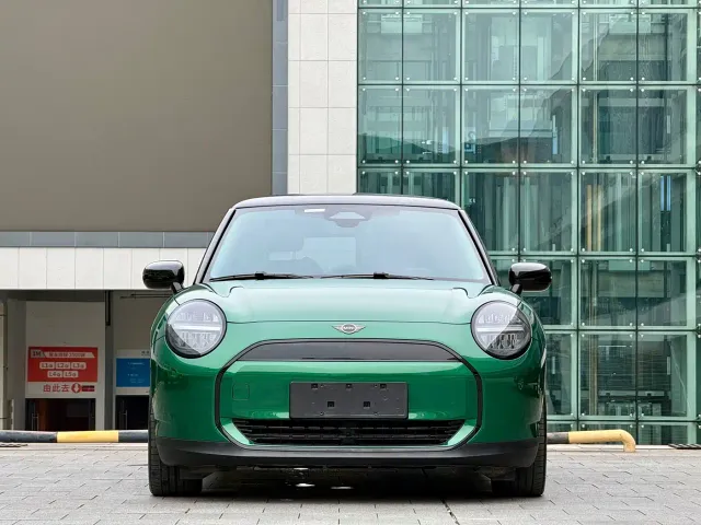 MINI Cooper — Фото автомобиля 3