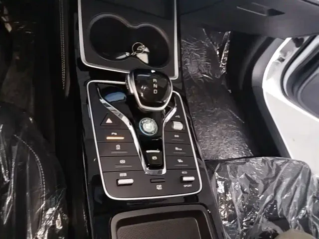 BYD Qin — Фото автомобиля 13