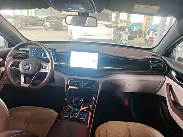 BYD Qin PLUS — Фото автомобиля 6