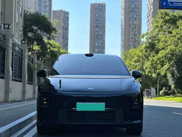 Li Auto i6 — Фото автомобиля 2