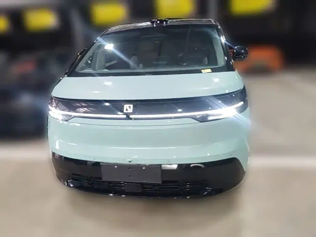 Zeekr Mix — Фото автомобиля 4