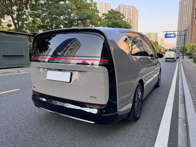 Li Auto MEGA — Фото автомобиля 5