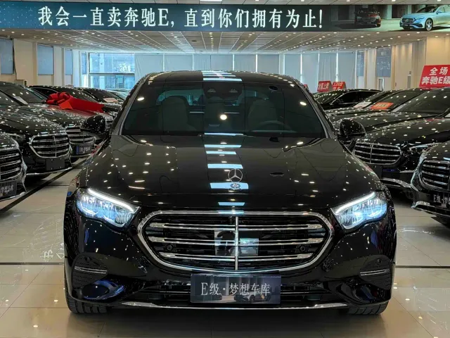Фотография автомобиля — Mercedes-Benz E-Class