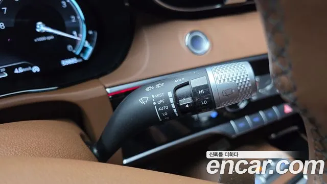 Genesis GV70 — Фото автомобиля 16
