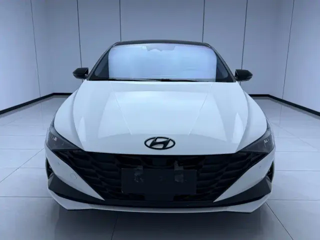 Hyundai Elantra — Фото автомобиля 2