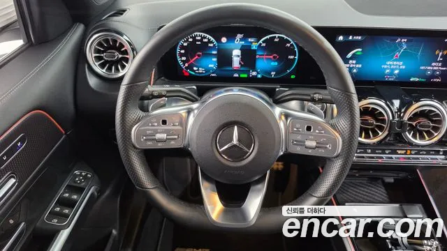 Mercedes-Benz EQB — Фото автомобиля 13