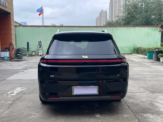 Li Auto Li L8 2023 Pro — Фото автомобиля 5
