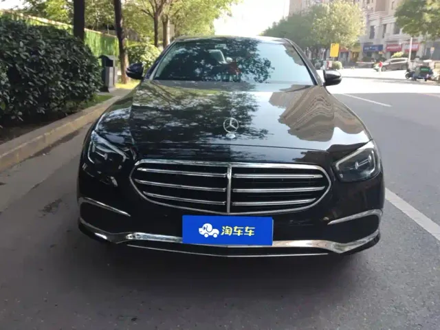 Mercedes-Benz E-Class — Фото автомобиля 2