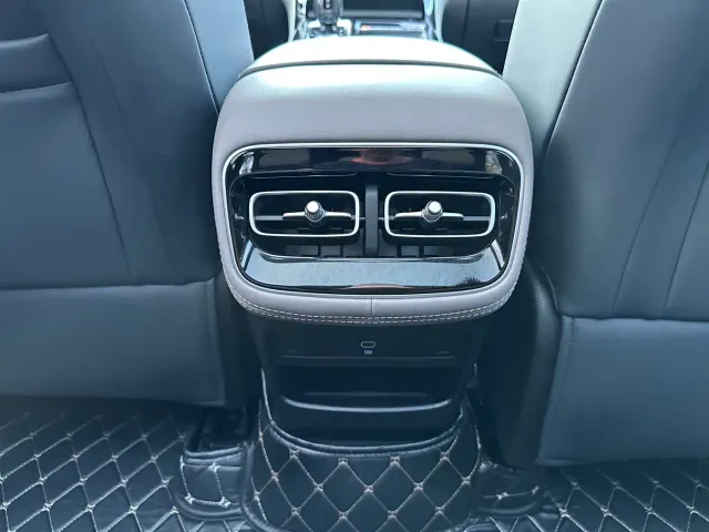 Geely Boyue L — Фото автомобиля 20
