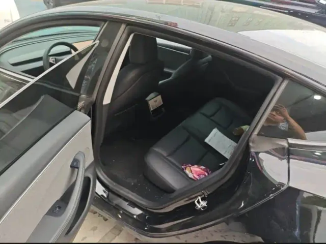 Tesla Model 3 — Фото автомобиля 5