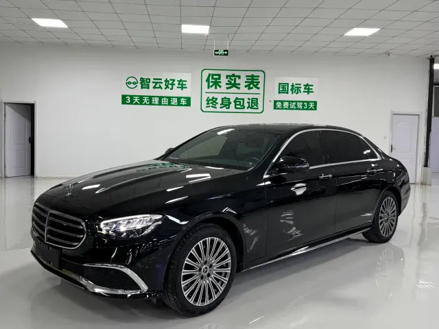 Фотография автомобиля — Mercedes-Benz E-Class