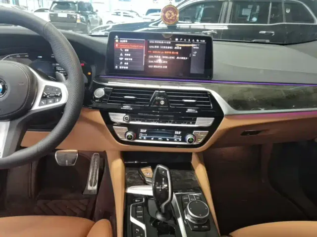 BMW 6 Series Gran Turismo — Фото автомобиля 12