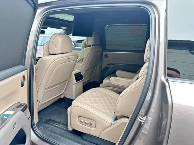 Li Auto i9 — Фото автомобиля 6