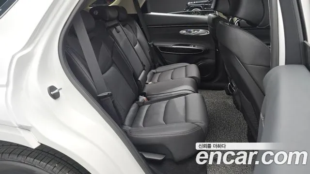 Genesis GV70 — Фото автомобиля 17