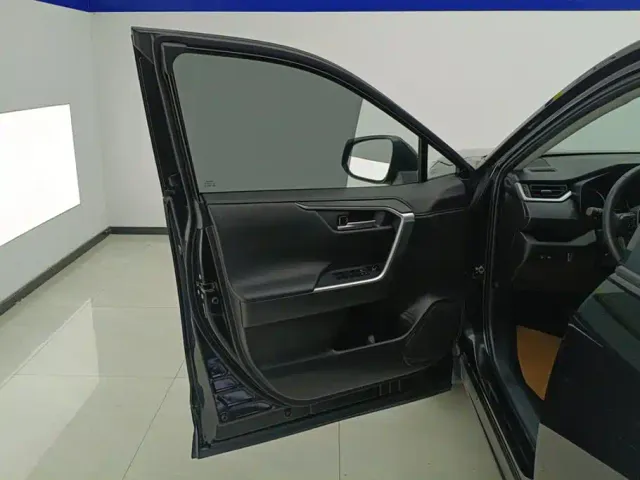 Toyota Wildlander — Фото автомобиля 7