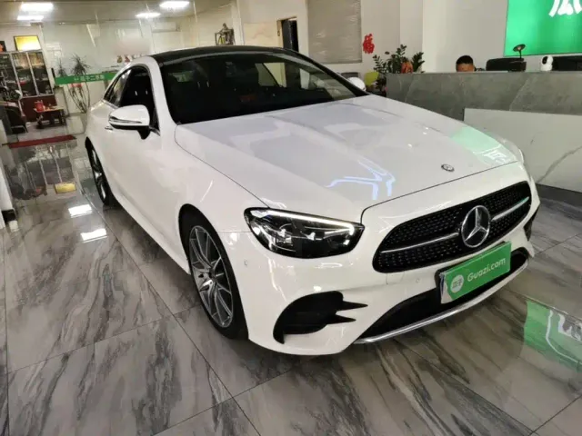 Mercedes-Benz E-Class — Фото автомобиля 3