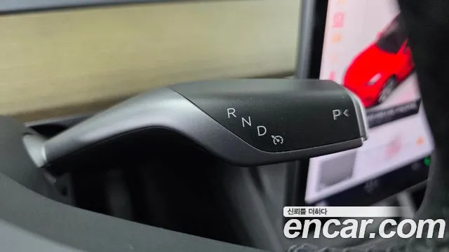 Tesla Model Y — Фото автомобиля 12